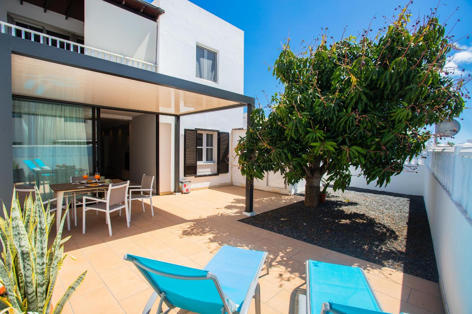 Playa Honda SunSet Apartment Bagian luar foto